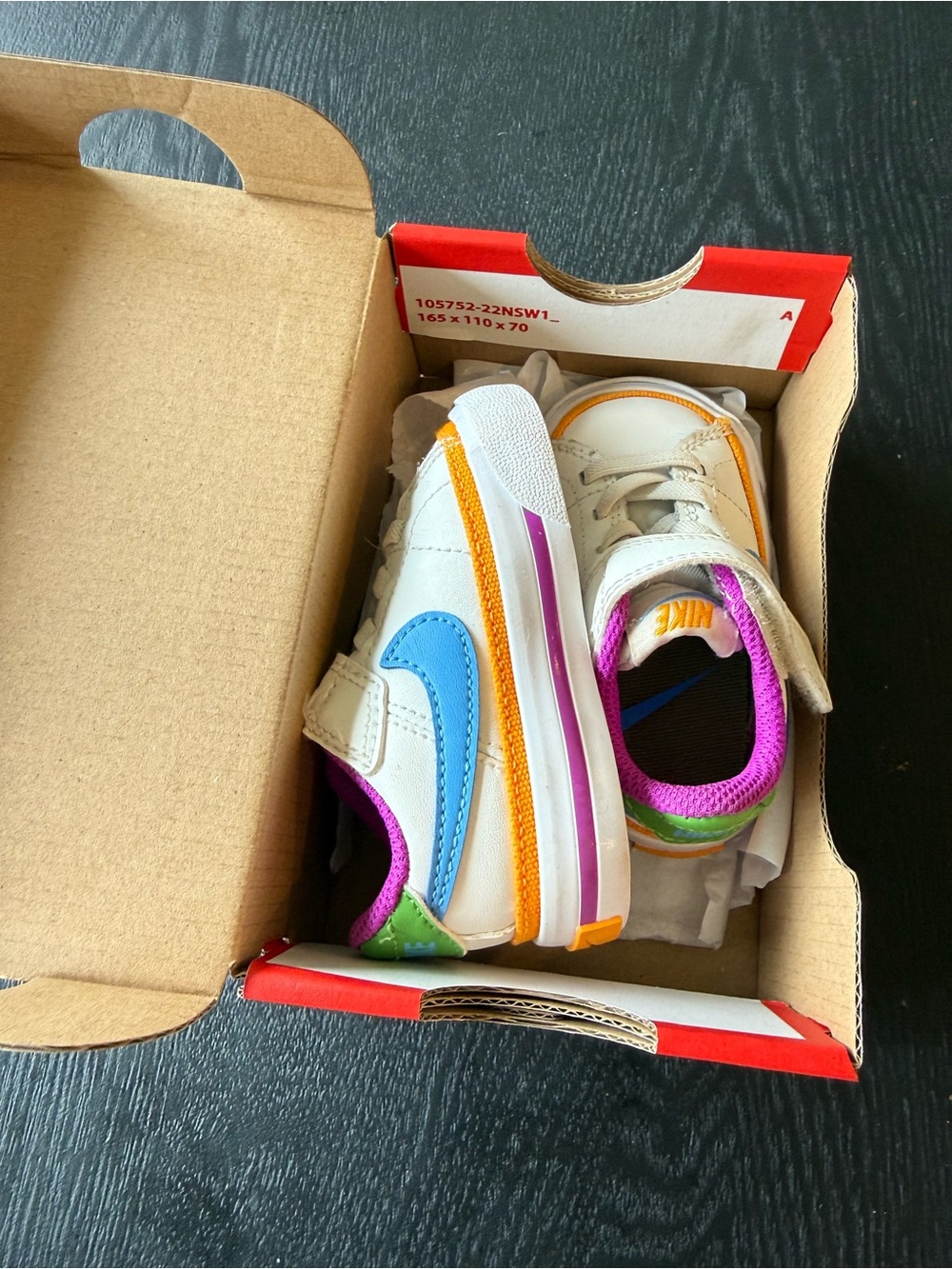 Nike Court Legacy : Summit white / university blue + multi colour accents